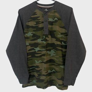 Outdoor Life Camo Henley Shirt Green/Gray Men's Size Medium Long-Sleeve Tee
